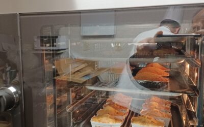 工賃向上に挑戦!! フロンティアの新たな取り組み 神戸スイーツポート岡田パティシエの指導の下、新商品開発に挑む!